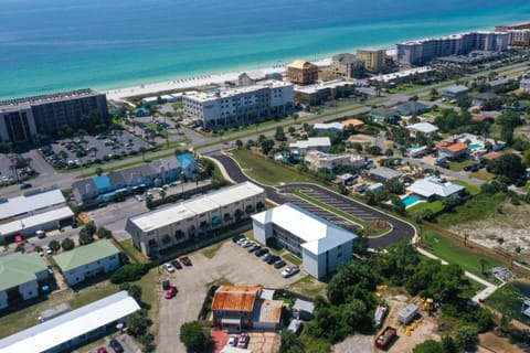 Islandwood Condos Unit 104 House in Okaloosa Island
