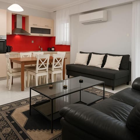 Kitchen or kitchenette, Living room, Seating area, Dining area