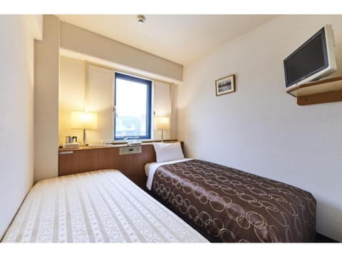Bed, TV and multimedia, Photo of the whole room