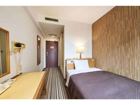 Photo of the whole room, air conditioner