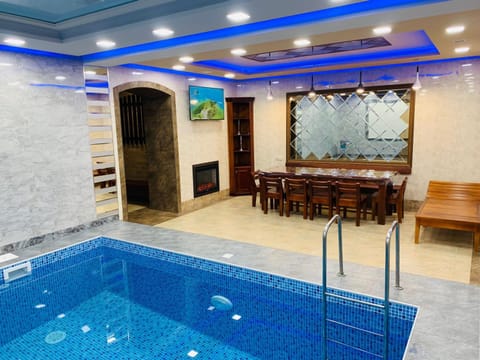 Restaurant/places to eat, Sauna, Sauna, Swimming pool