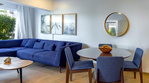 Living room, Dining area, air conditioner