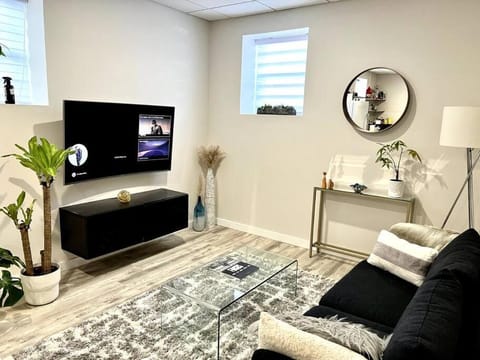 Communal lounge/ TV room, TV and multimedia, Living room, Seating area
