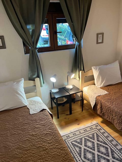 Sterling Lodge House in Montenegro