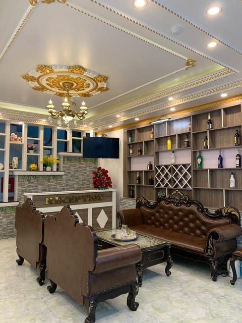 TV and multimedia, Living room, Lobby or reception, Lounge or bar, Seating area