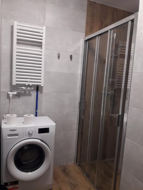 Shower, Bathroom, washing machine