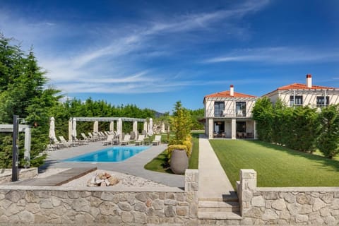 Property building, Swimming pool, Swimming pool, sunbed