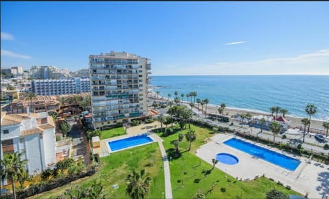 Bird's eye view, Pool view