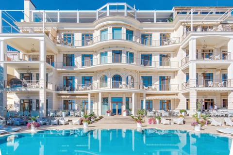 Property building, Swimming pool
