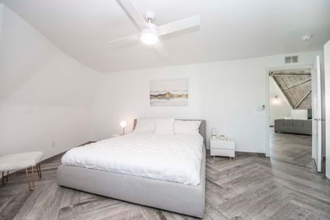 Sumner Lake House 2B House in Groveland