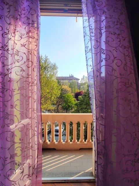 Balcony/Terrace, City view