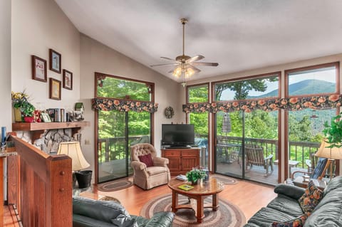 View (from property/room), Living room, Seating area