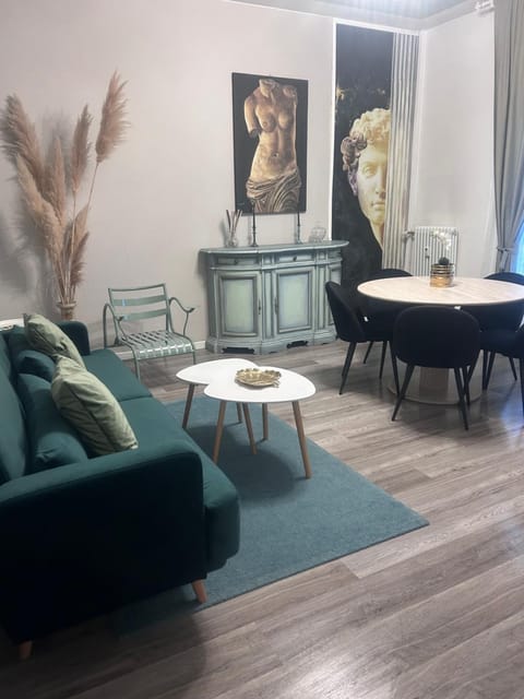 Aurora Flowers - Two rooms and free parking near center and train station Apartment in Modena