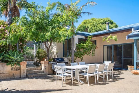 Patio, BBQ facilities