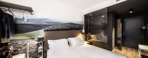 Bathroom, Photo of the whole room, Bedroom