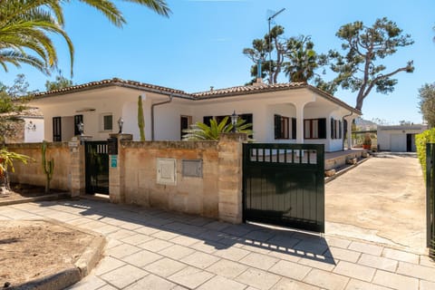 Property building, Facade/entrance, Off site