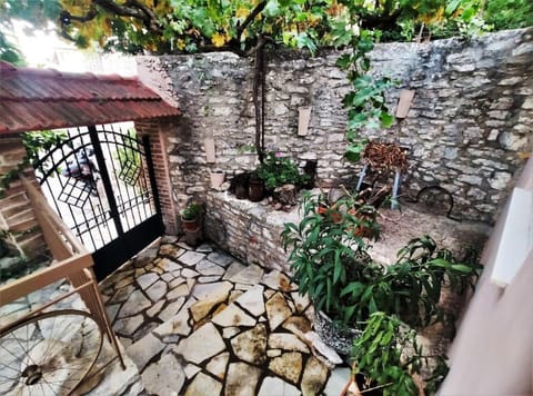 Panorea's Stone House House in Messenia