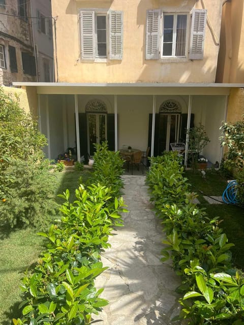 Inner courtyard view