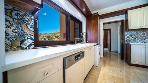 Grand Olympia,Luxury, spacious indoor&outdoor area Villa in Crete