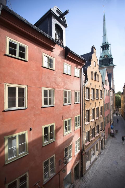 Property building, Facade/entrance, City view