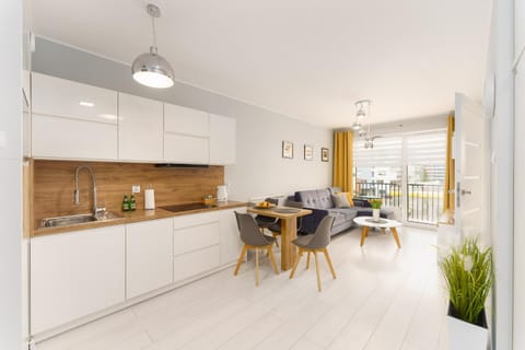 Kitchen or kitchenette, Dining area, pet friendly, stove