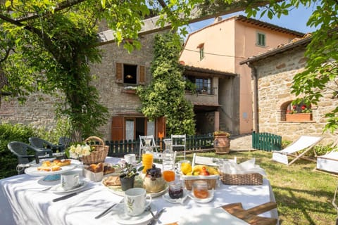 Property building, Garden, Dining area