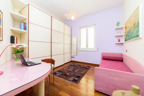 Bed, Photo of the whole room, Bedroom, hair dresser, wardrobe