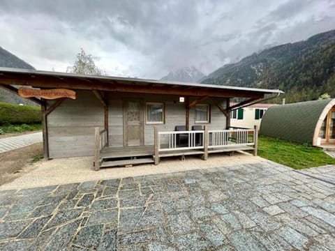 Bungalow Miralago in Camping Cavresc, Via dal Cavresc 1, 7746 Le Prese-Poschiavo House in Province of Brescia