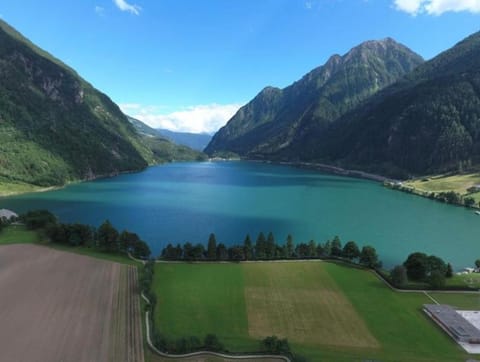 Bungalow Li Presi in Camping Cavresc, Via dal Cavresc 1, 7746 Le Prese-Poschiavo House in Province of Brescia