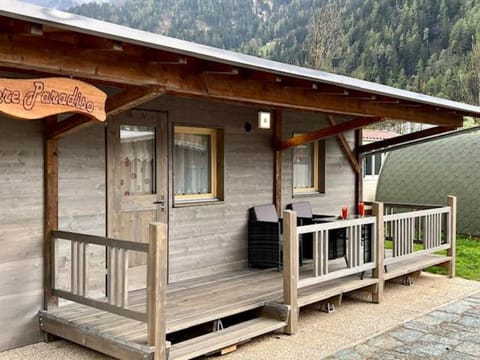 Bungalow Li Presi in Camping Cavresc, Via dal Cavresc 1, 7746 Le Prese-Poschiavo House in Province of Brescia
