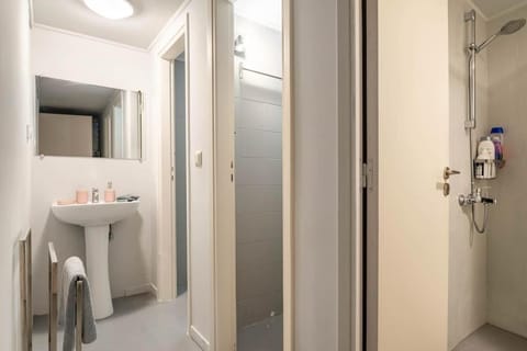 Apt w/ View of OlympusZeusTemple/4BEDR-3BATH-2KITC Apartment in Athens