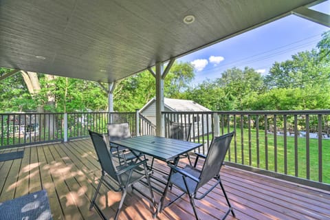 Sunny Clawson Home with Yard - Walk to Main St! House in Clawson