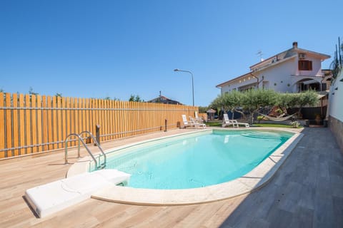 Property building, Swimming pool
