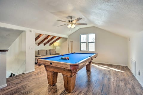 Updated Norman Getaway with Porch and Fire Pit! House in Norman