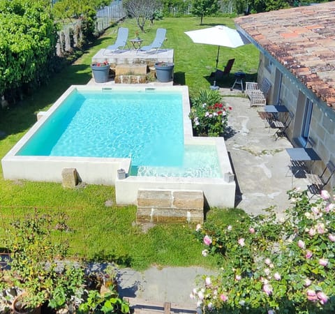 Property building, Swimming pool, Breakfast