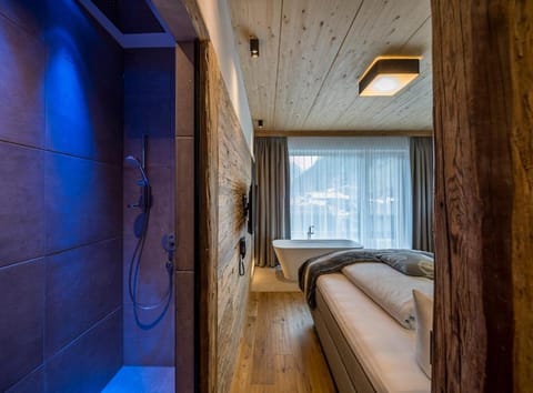 Bathroom, Photo of the whole room