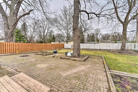 3 Mi to Michigan Stadium Ann Arbor Home with Grill House in Ann Arbor