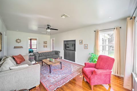 Lake Eufaula Retreat with Fire Pit, Near Main St! House in Longtown