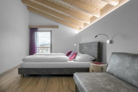 Bed, Balcony/Terrace, Bedroom