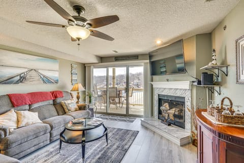 Relax Poolside! Lakefront Osage Beach Retreat Apartment in Osage Beach