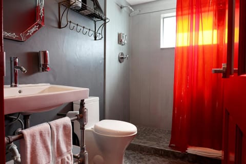 Hotel Gaythering - Gay Hotel - All Adults Welcome Hotel in South Beach Miami