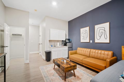 Kitchen or kitchenette, Living room, pet friendly