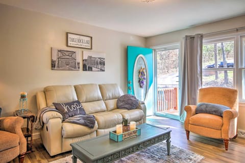 Lakefront Gem with Screened Porch and Game Room! House in Table Rock Lake