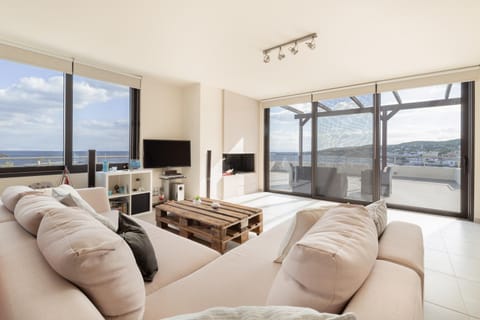 Natural landscape, TV and multimedia, View (from property/room), Balcony/Terrace, Evening entertainment