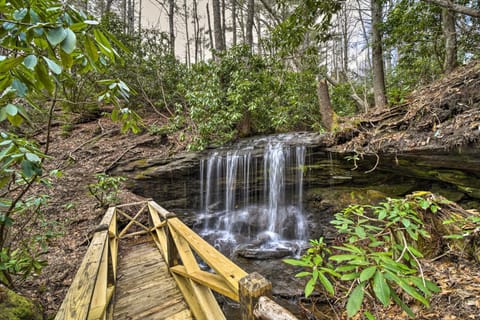 Beautiful Trillium Home Next to Waterfall! House in Lake Glenville