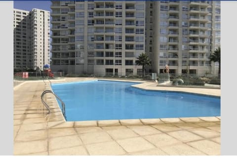 Property building, Day, Swimming pool