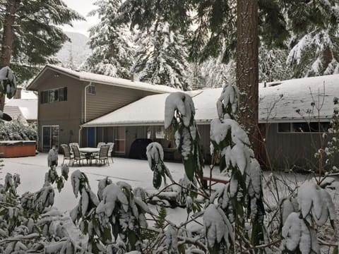 Deer View Retreat - Meredith Lodging House in Welches