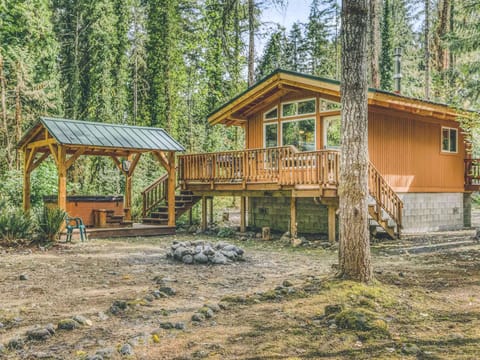 Riverwood Hideaway House in Mount Hood Village