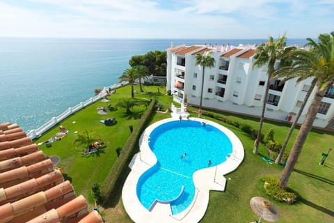 Property building, Garden, Garden view, Sea view, Swimming pool