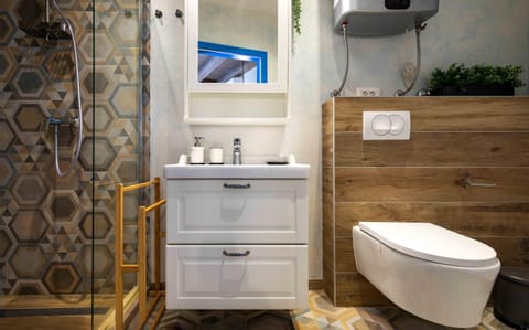 Shower, Toilet, Bathroom